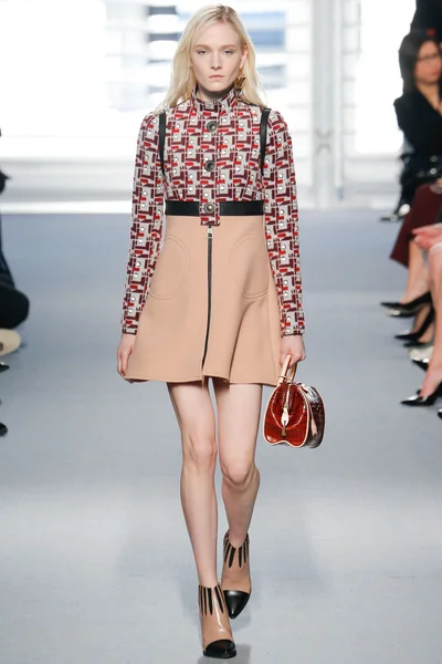 Look 12